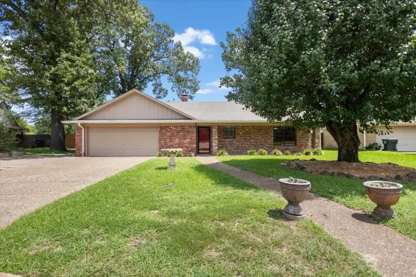 1100 Foxglove Lane, Tyler, TX 75703