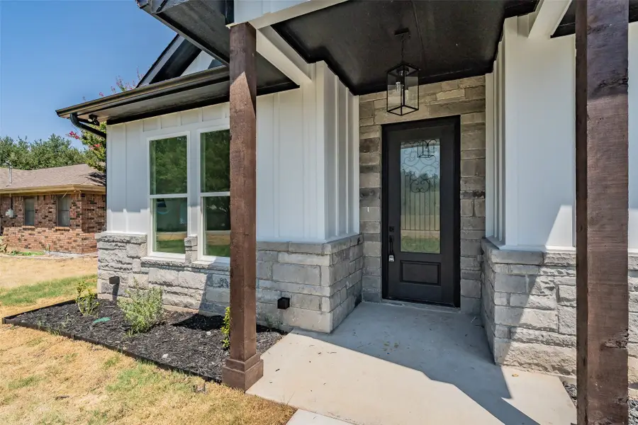 305 Hobbs Avenue, Boyd, TX 76023 - #2