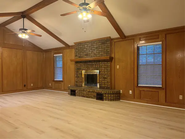 1058 E Jefferson Street, Van Alstyne, TX 75495