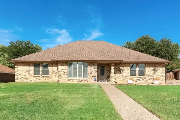 3713 Ridgewood Drive, Grand Prairie, TX 75052