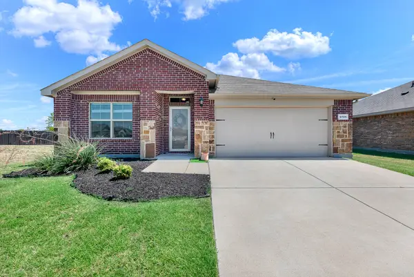 9705 Snowbell Lane, Fort Worth, TX 76036