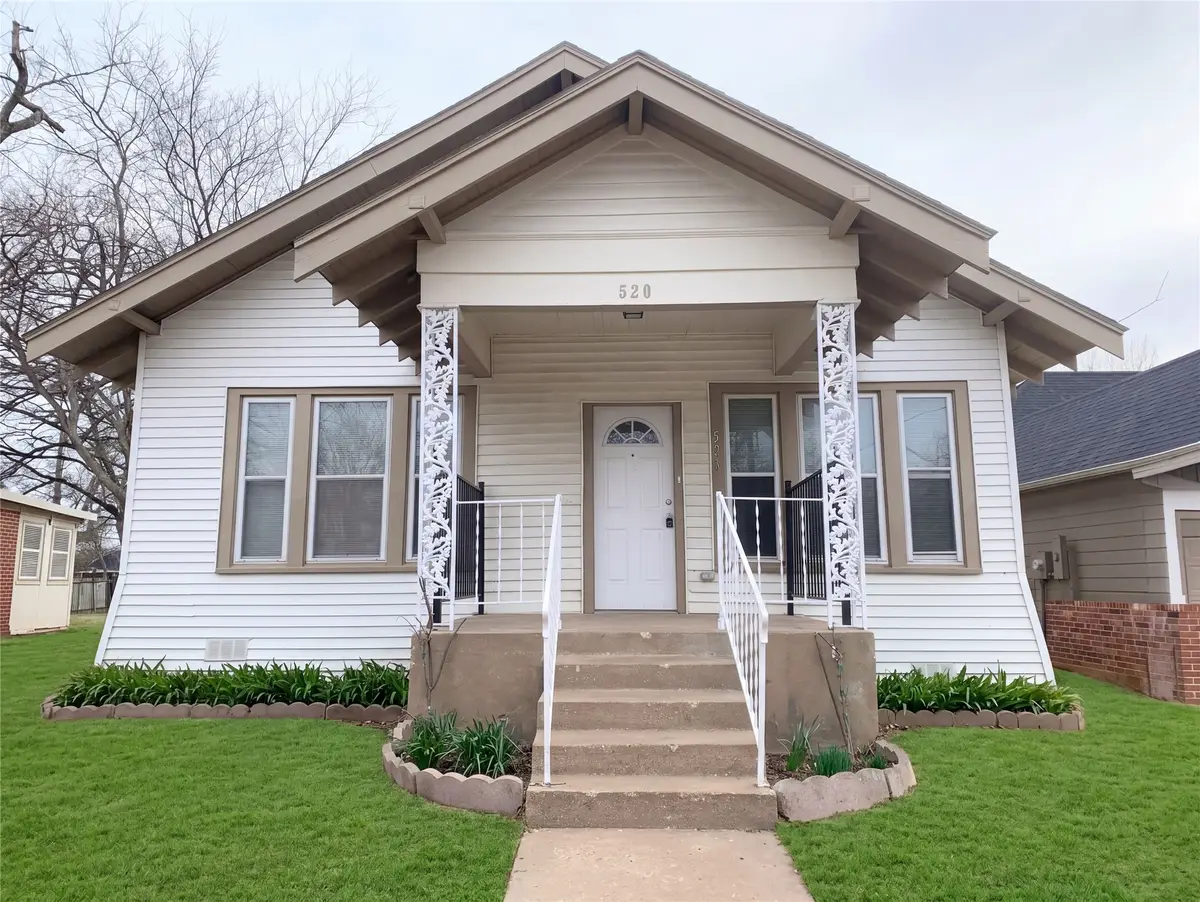 520 E Day Street, Denison, TX 75021 - #1