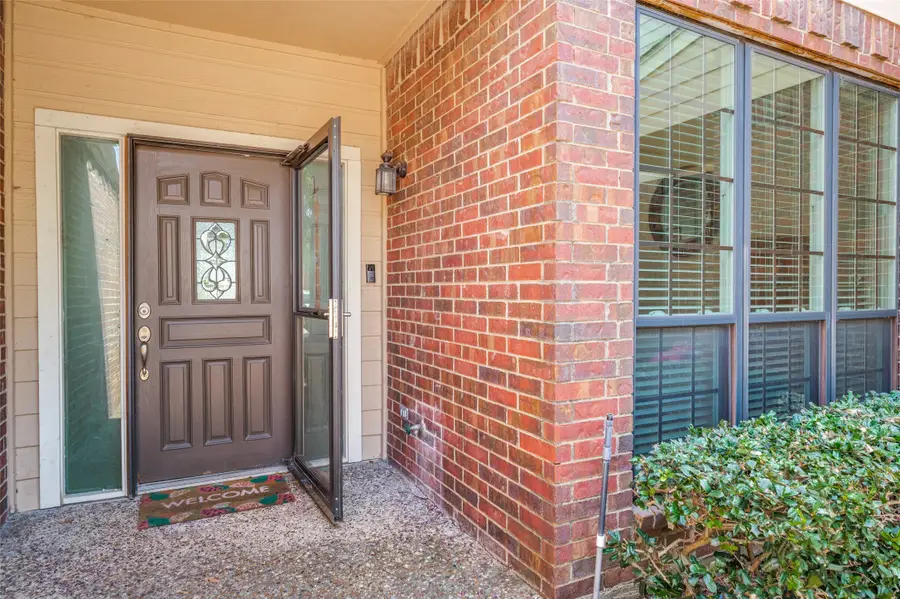 221 Cimarron Trail #2, Irving, TX 75063 - #2