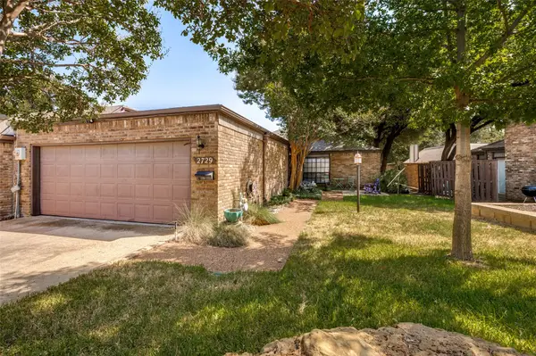 2729 Fairway Park Street, Grand Prairie, TX 75050