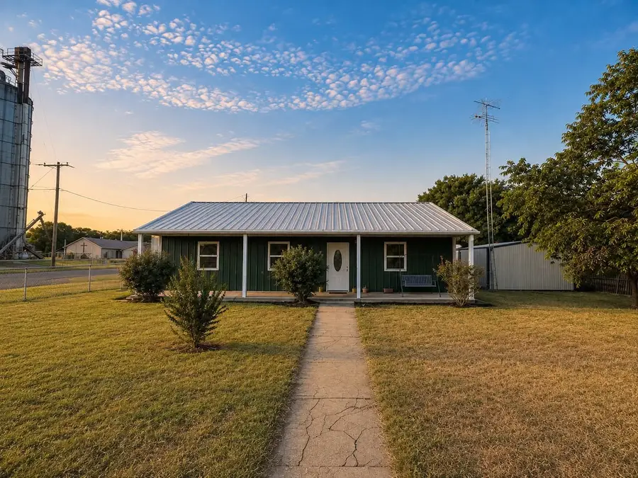 702 Main Street, Windom, TX 75492 - #3