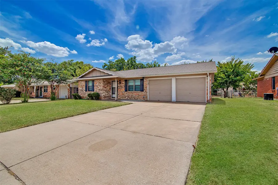509 NW Renfro Street, Burleson, TX 76028 - #3