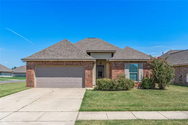 344 Camelback Drive, Bossier City, LA 71111