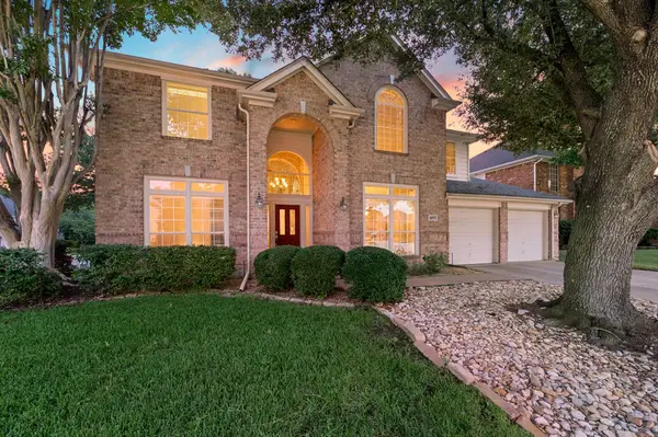 6605 Fox Glen Drive, Arlington, TX 76001