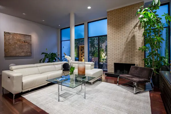 3210 Elizabeth Street, Dallas, TX 75204