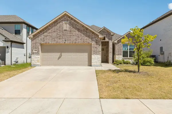 395 Waters Ridge Drive, Lavon, TX 75166