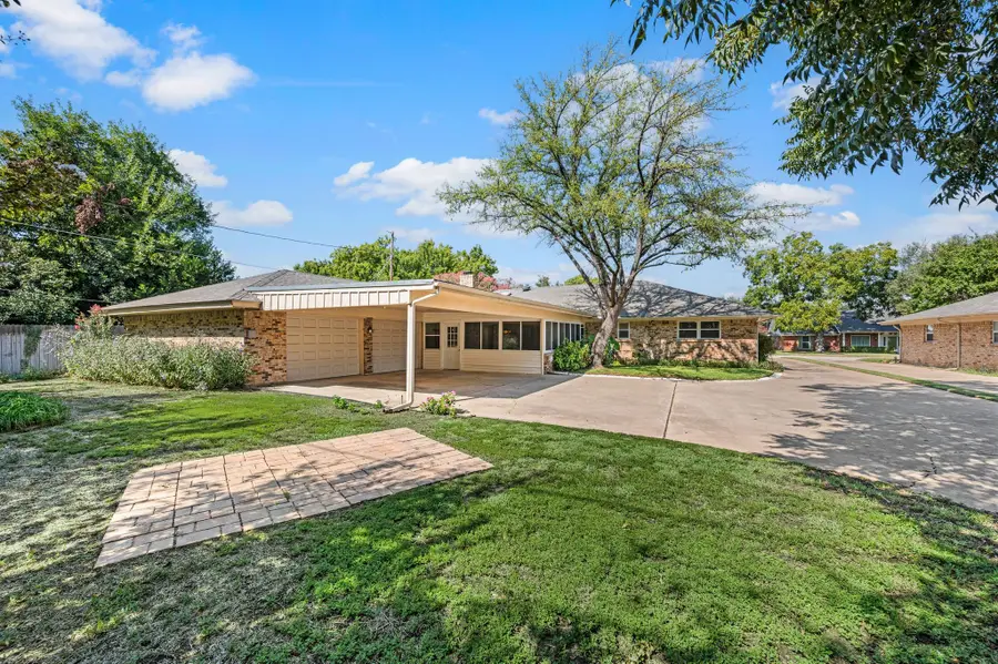 1608 Delta Drive, Arlington, TX 76012 - #2