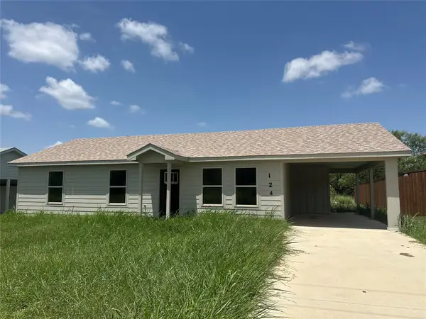 124 Bridlewood Lane, Bridgeport, TX 76426