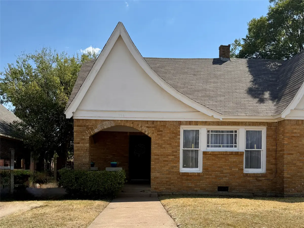944 Marion Avenue, Fort Worth, TX 76104 - #1