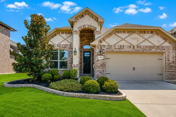 1209 Rushmore Drive, Burleson, TX 76028