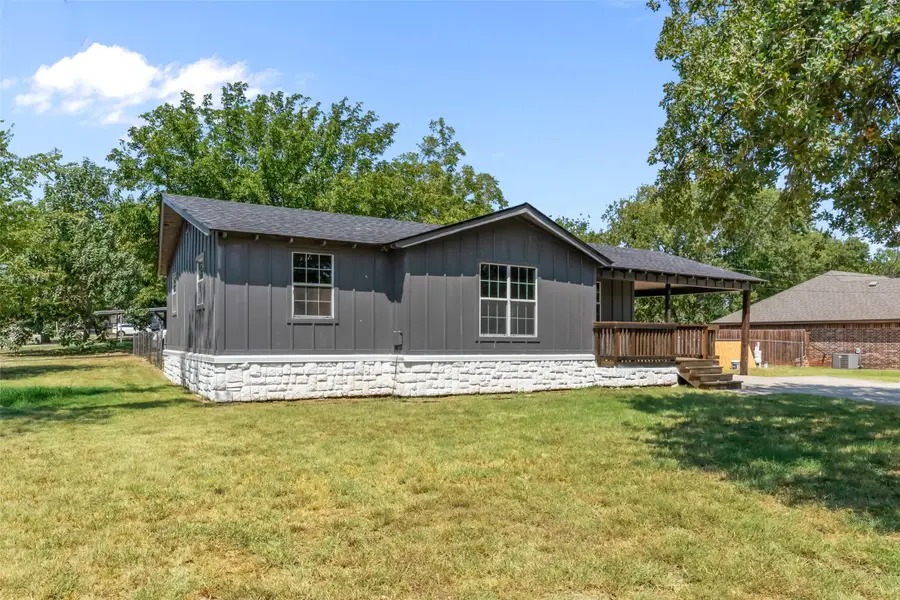 417 N Birch Street, Springtown, TX 76082 - #2