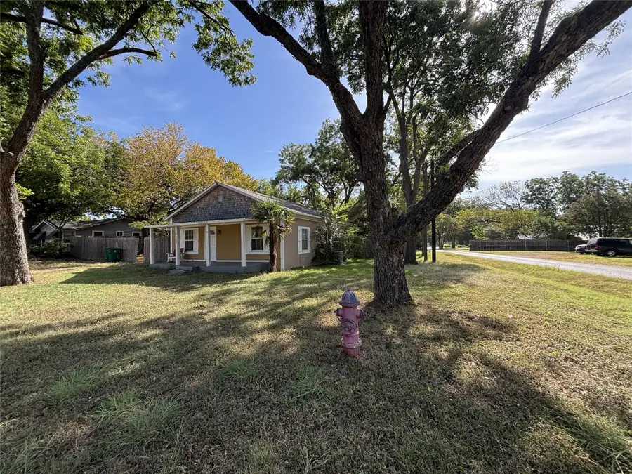 107 College Street, Joshua, TX 76058 - #2