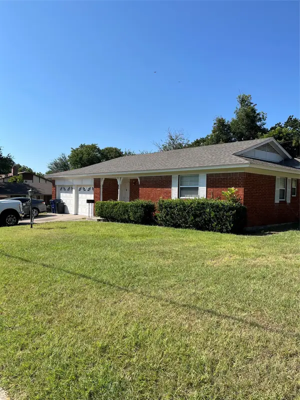 639 NW Renfro Street, Burleson, TX 76028