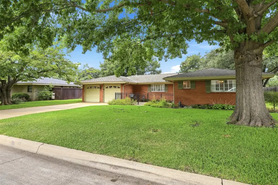 4236 Whitfield Avenue, Fort Worth, TX 76109 - #3