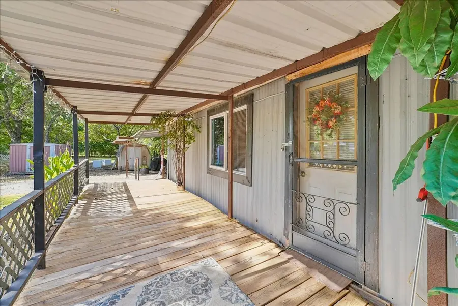 304 W 2nd Street, Dodd City, TX 75438 - #2