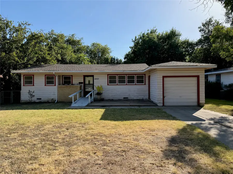 2207 4th Street, Brownwood, TX 76801 - #2