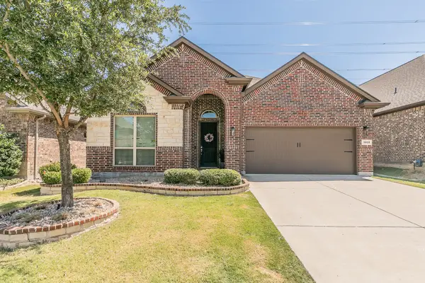 3020 Bella Lago Drive, Fort Worth, TX 76177