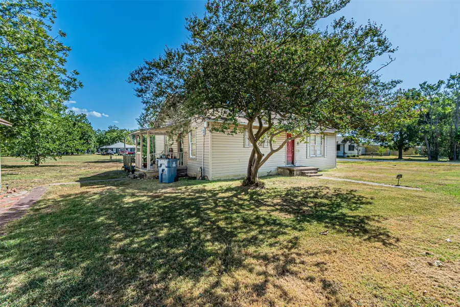 200 4th Street, Kerens, TX 75144 - #2