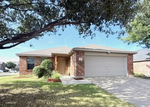 436 Emerald Creek Drive, Fort Worth, TX 76131
