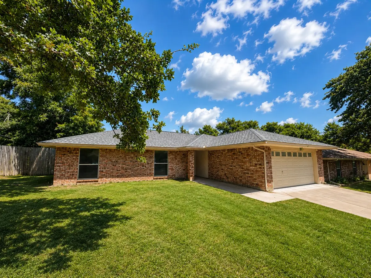 5921 Woodmeadow Drive, Arlington, TX 76016 - #1