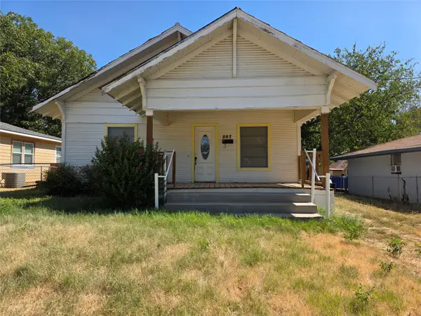 507 Orchard Street, Bowie, TX 76230