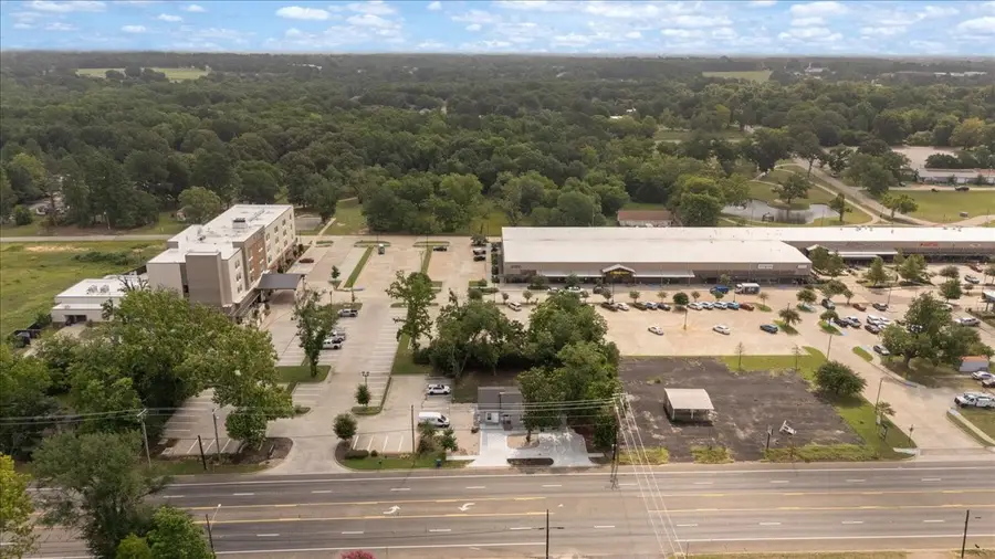 501 Main Street, Lindale, TX 75771 - #3