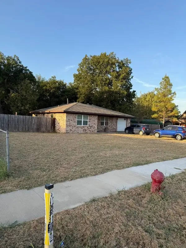 301 Gene Autry Drive, Tioga, TX 76271