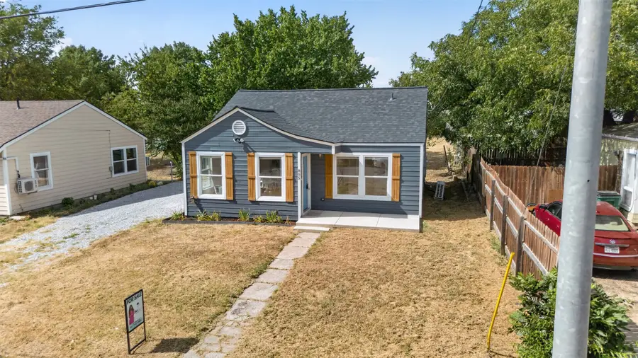 805 Adkins Street, Bowie, TX 76230 - #3