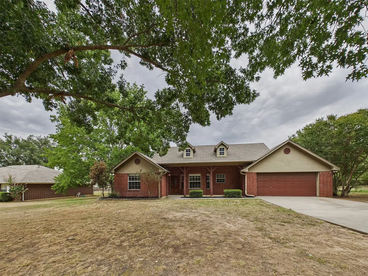 616 W Walcott Street, Pilot Point, TX 76258 - #1