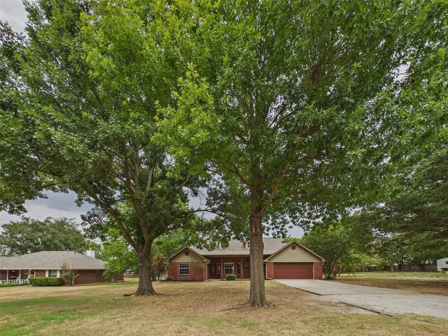 616 W Walcott Street, Pilot Point, TX 76258 - #3