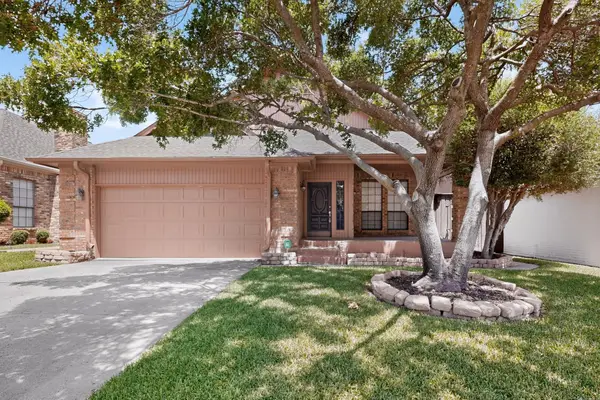 1216 Olde Towne Drive, Irving, TX 75061