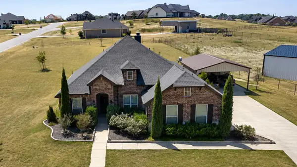 1021 Flagstone Drive, Weatherford, TX 76085