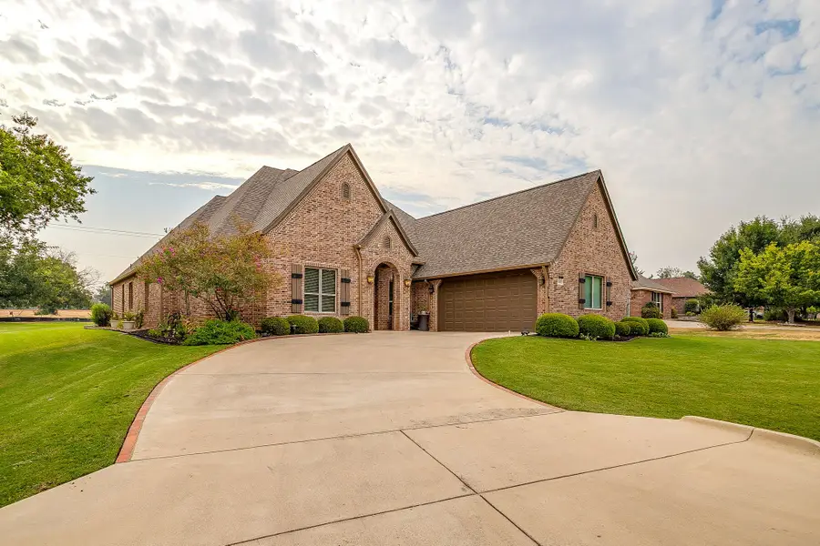 7101 Westover Drive, Granbury, TX 76049 - #2