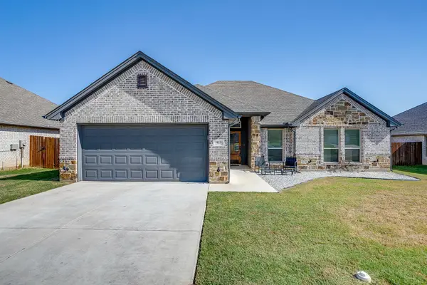 933 Avagail Avenue, Springtown, TX 76082
