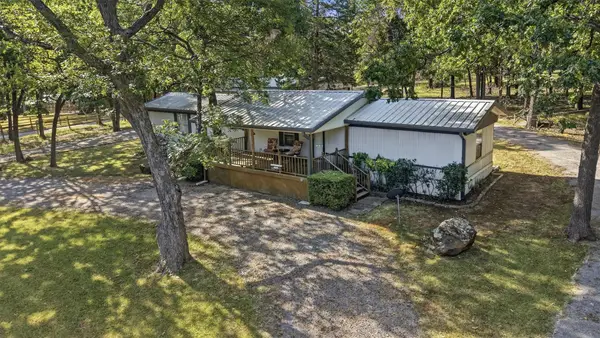 228 Oklahoma Avenue, Pottsboro, TX 75076