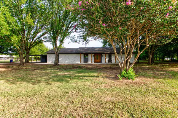 206 Americana Road, Palmer, TX 75152
