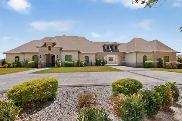 2055 Parkview Drive, Wills Point, TX 75169