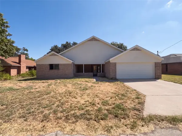 305 Rash Lane, Terrell, TX 75160
