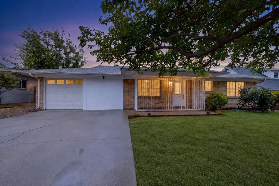 5451 Lubbock Avenue, Fort Worth, TX 76133 - #3
