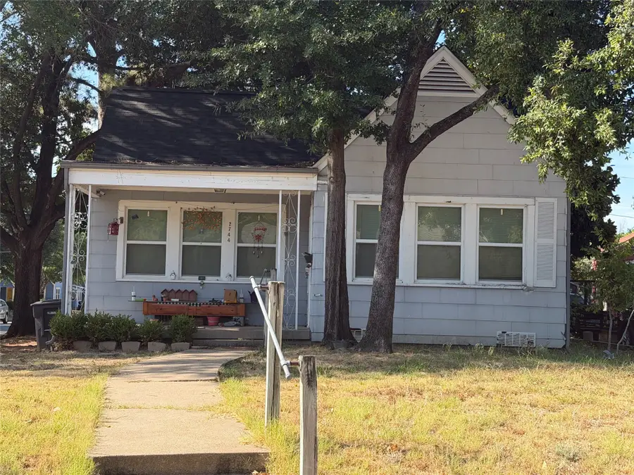 2744 Honeysuckle Avenue, Fort Worth, TX 76111 - #2