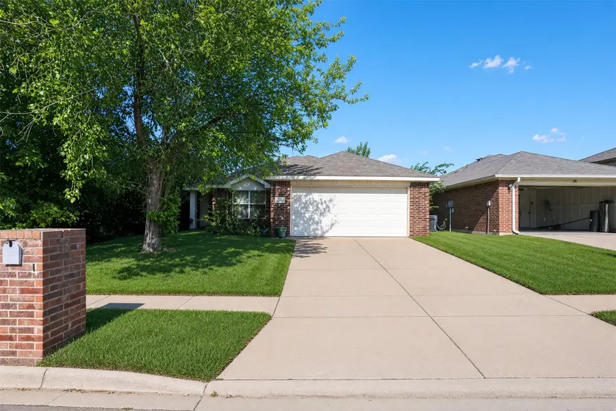 2752 Maegen Circle, Fort Worth, TX 76112 - #2