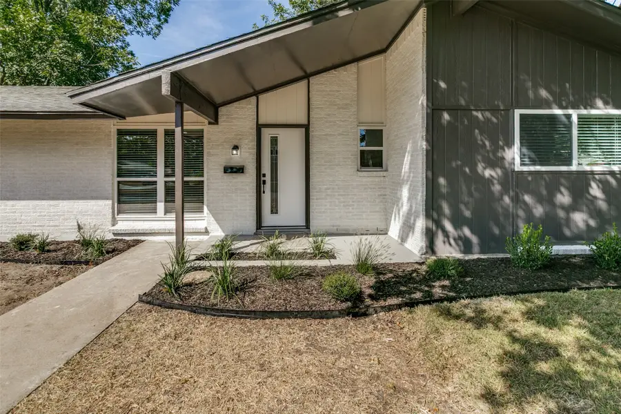 240 Collins Drive, Burleson, TX 76028 - #2