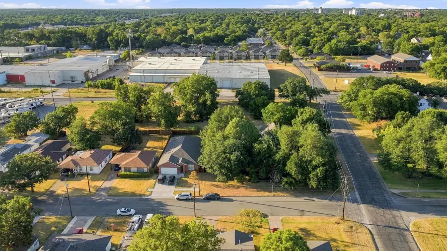 203 W Wilson Avenue, Sherman, TX 75090 - #3