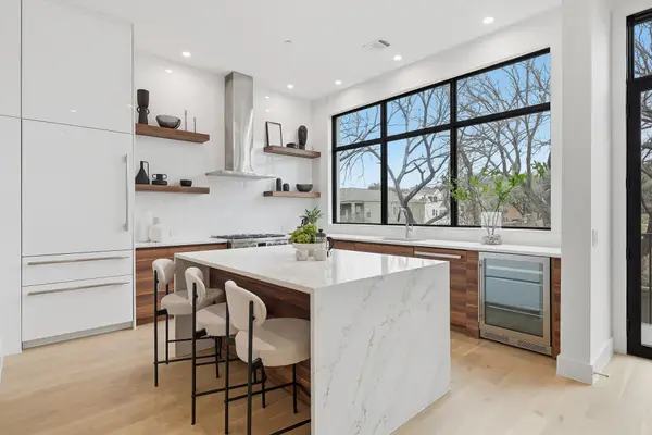 610 N Oak Cliff Boulevard #305, Dallas, TX 75208