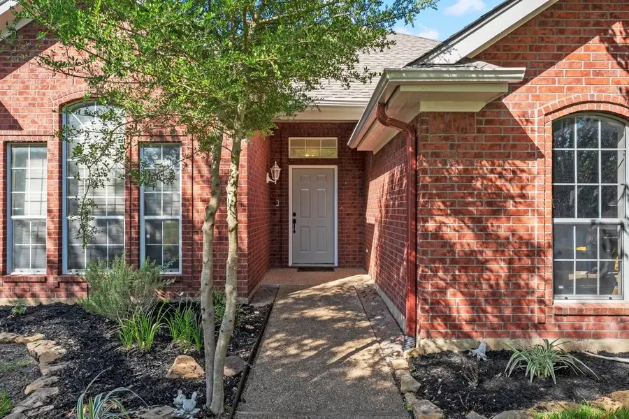 325 Fannin Drive, Hewitt, TX 76643 - #2