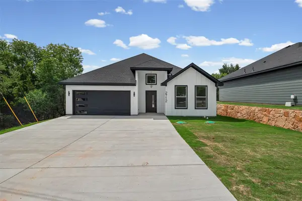 2712 Steepleridge Circle, Granbury, TX 76048